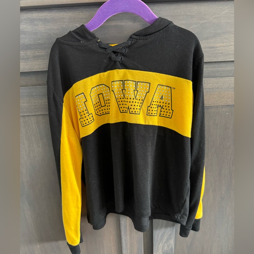 Iowa Black and Yellow Hoodie Girls Medium 7/8 Colosseum